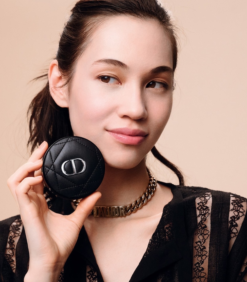 dior forever foundation jorja smith leomie anderson 3