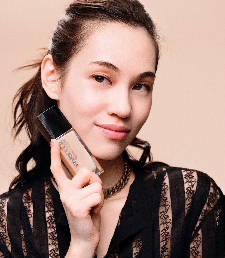 dior forever foundation jorja smith leomie anderson 4