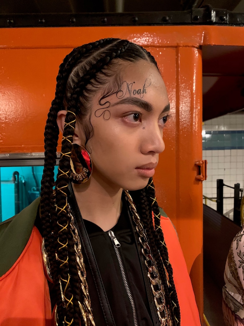 moschino pre-fall 2020 hair make-up