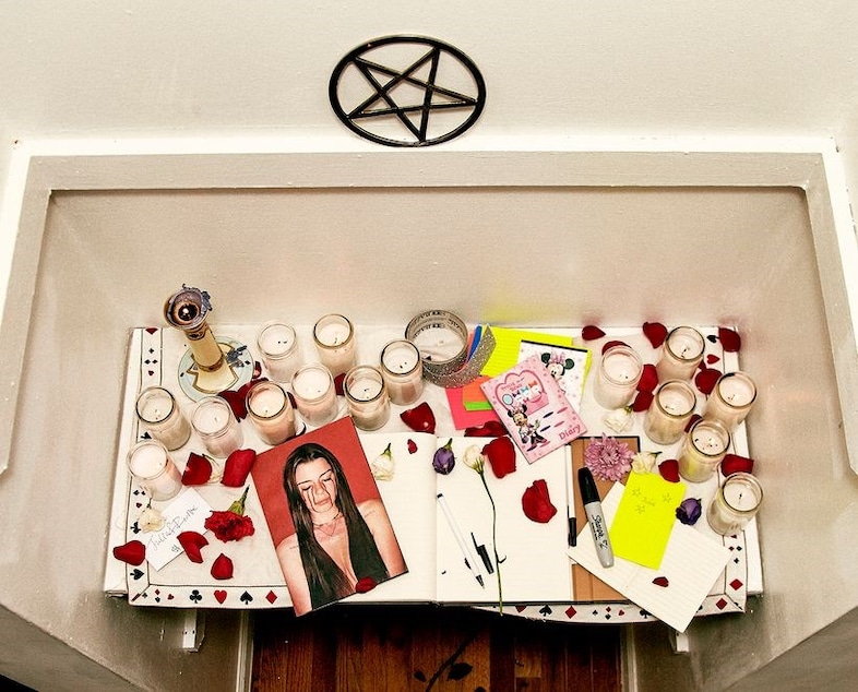 julia fox art funeral new york 