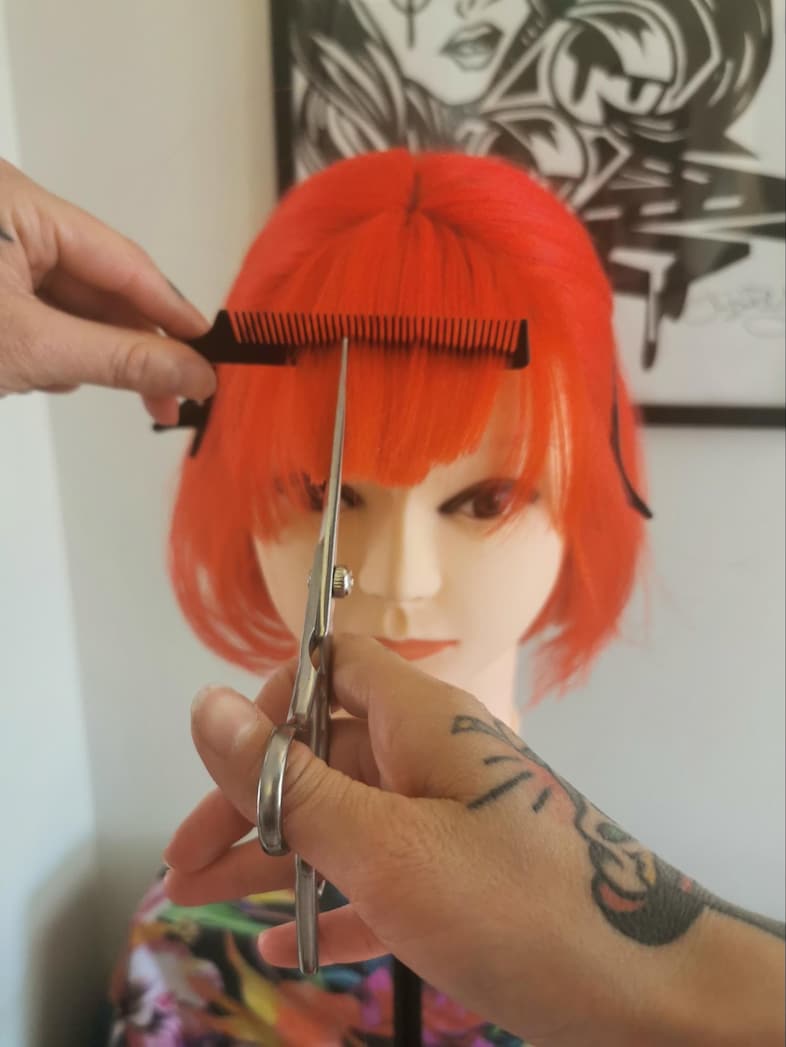 hair trend cutting own fringe diy haircut 