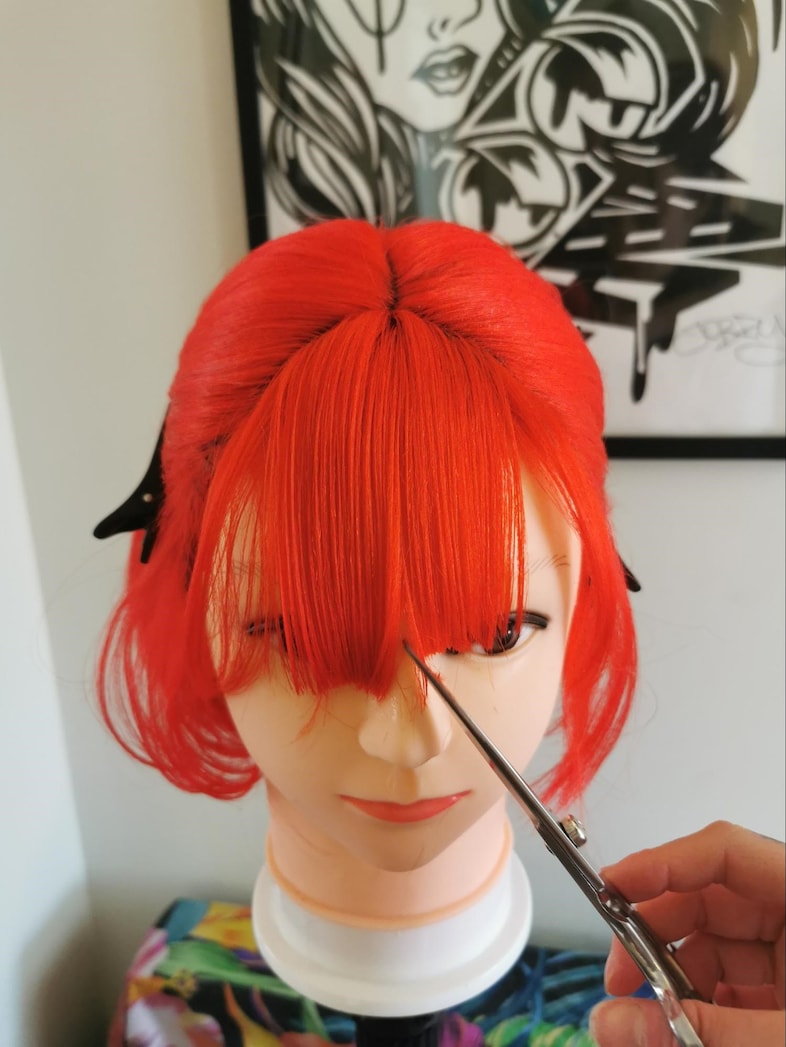 hair trend cutting own fringe diy haircut 