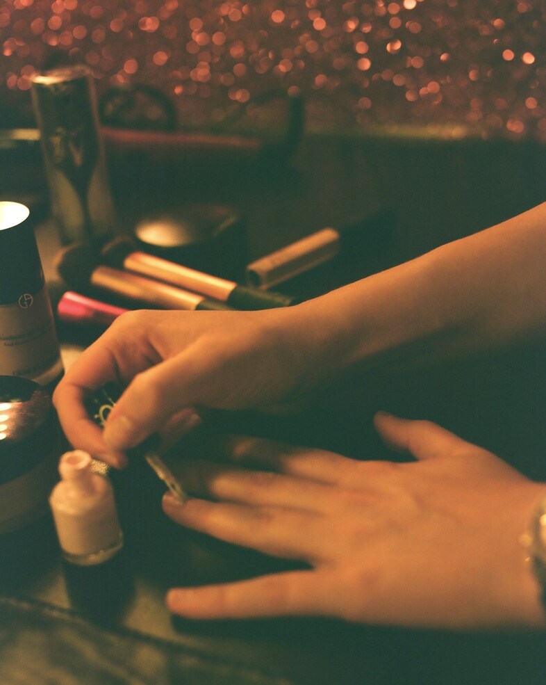 makeup hoarder reddit community coronavirus 