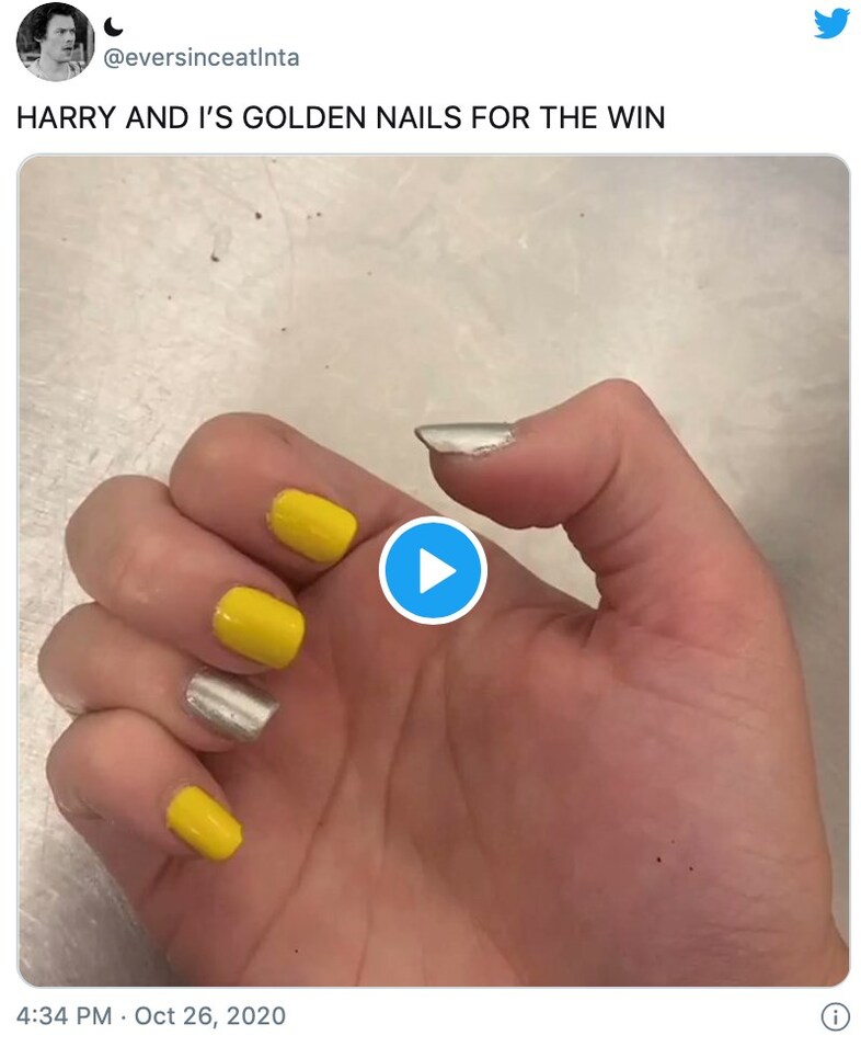 Harry Styles Golden nails 1 1