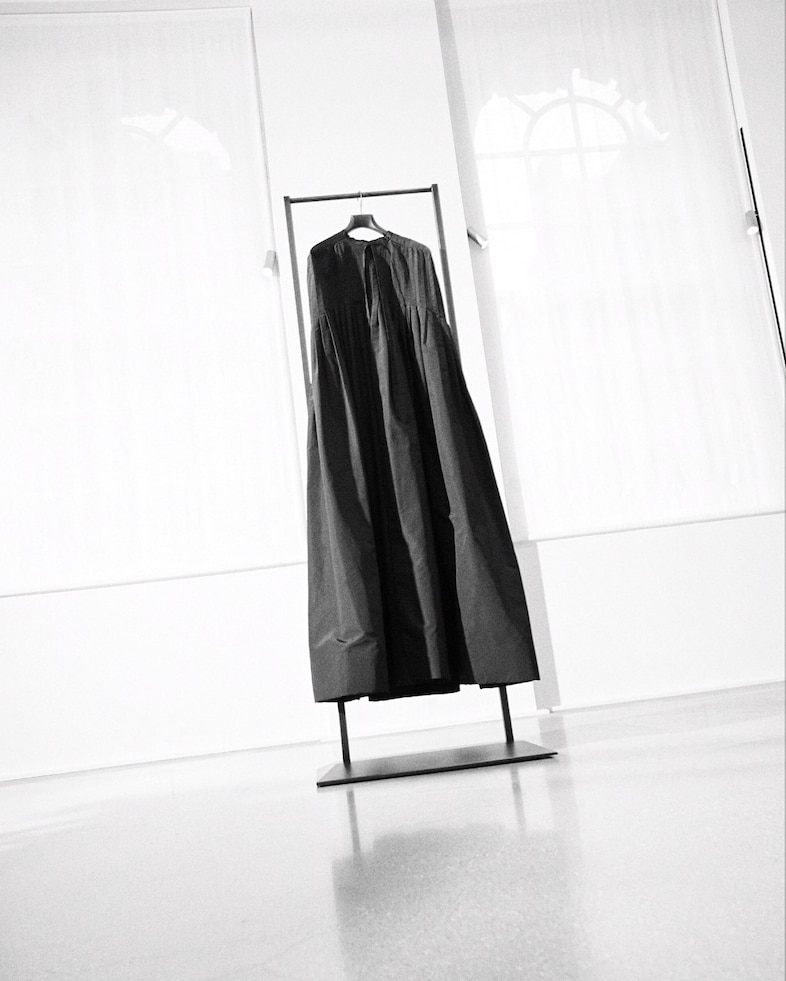 Pierre Cardin, black release tuck cape 7