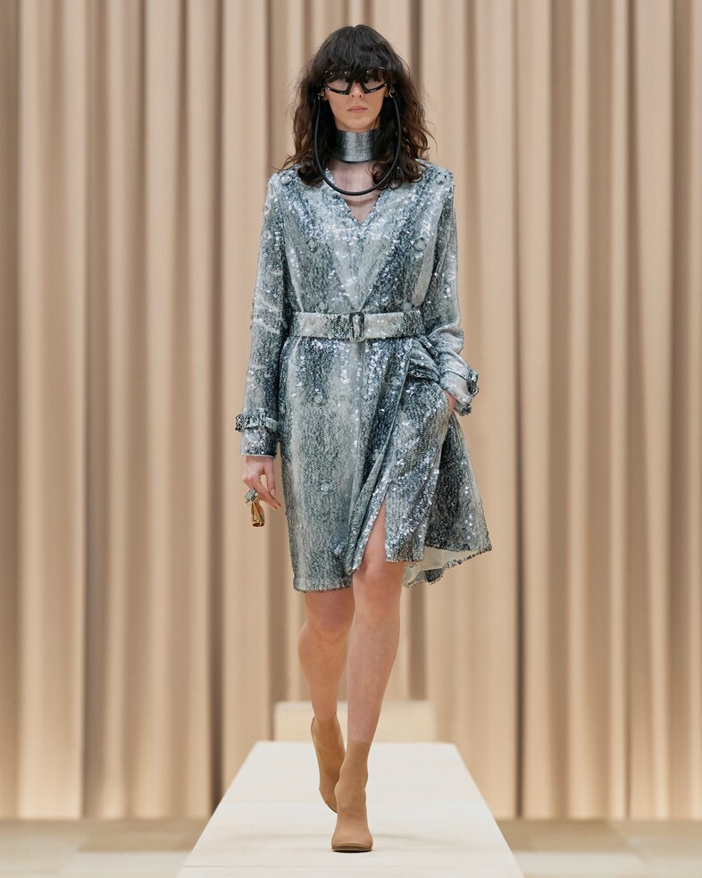 Burberry AW21 womenswear collection by Riccardo Tisci 13 12