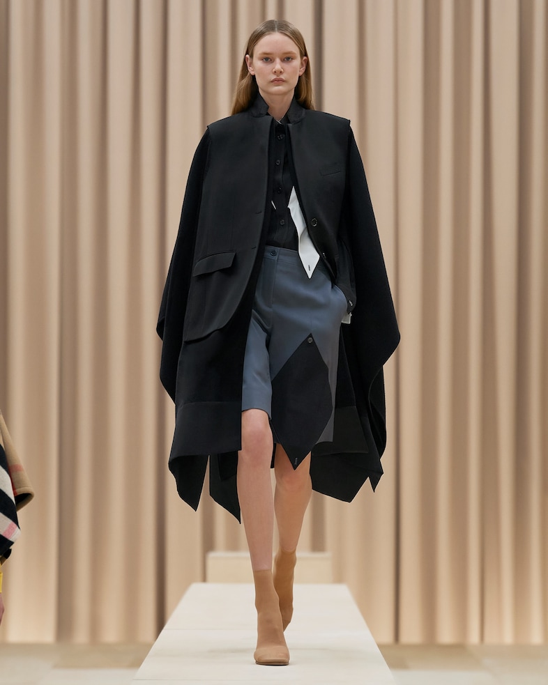 Burberry AW21 womenswear collection by Riccardo Tisci 16 15
