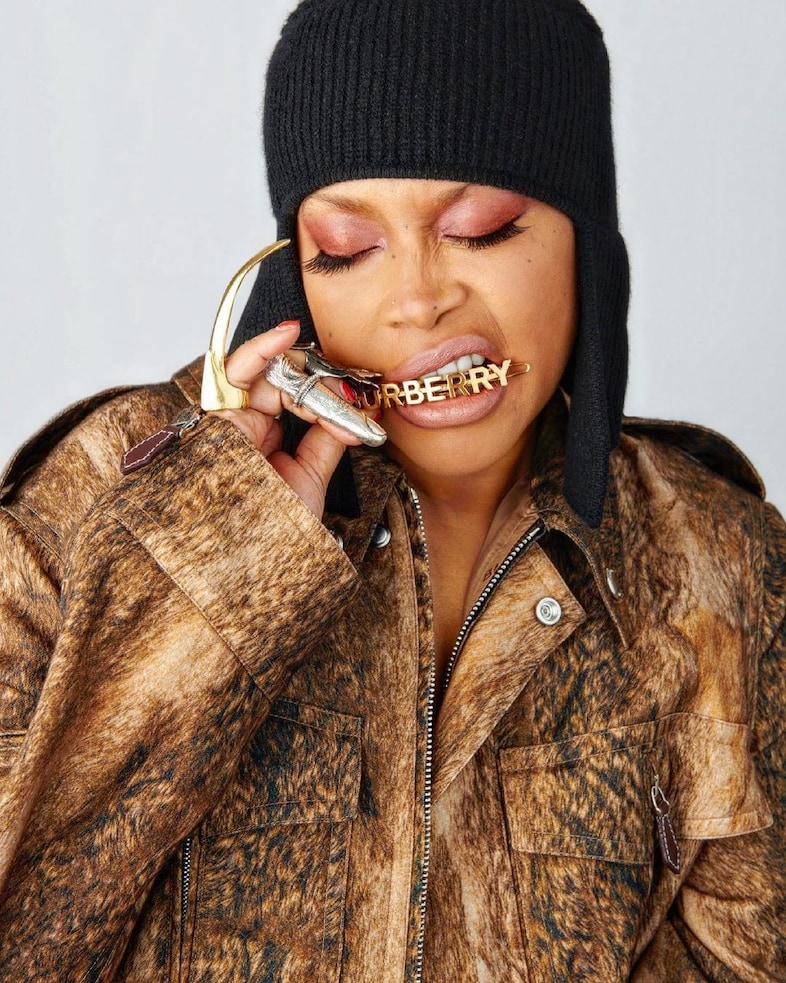 Erykah Badu wearing Burberry_003 4