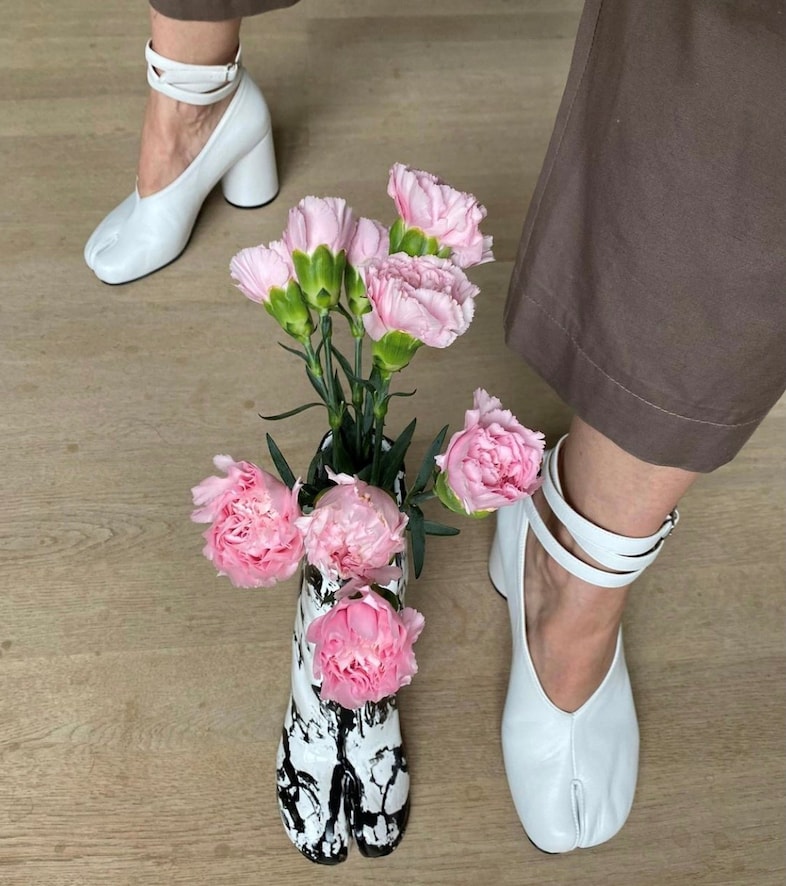 Idea Generale Tabi boot vase 3