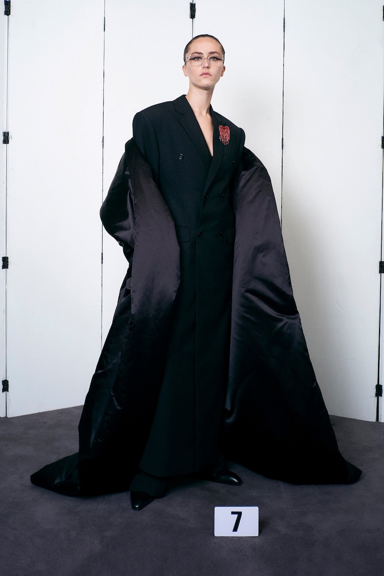 balenciaga couture Ella Emhoff demna gvasalia 