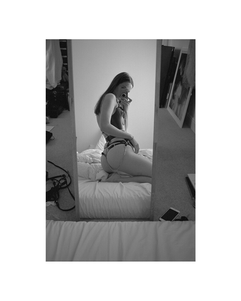 Atom erotic photo book by Ekaterina Bazhenova-Yamasaki 8