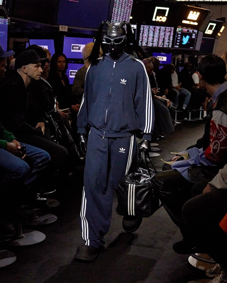 Balenciaga SS23 collection at the NY Stock Exchange 10