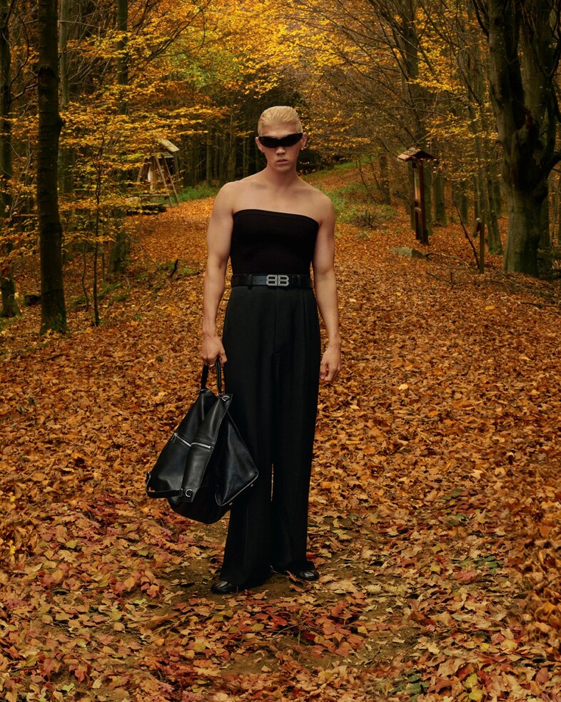 Balenciaga AW22 campaign, Kim Kardashian, Alexa Demie 2