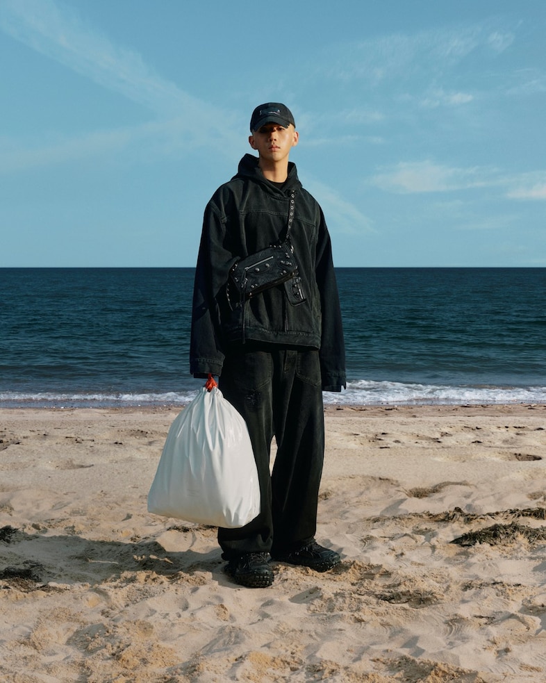 Balenciaga AW22 campaign, Kim Kardashian, Alexa Demie 9