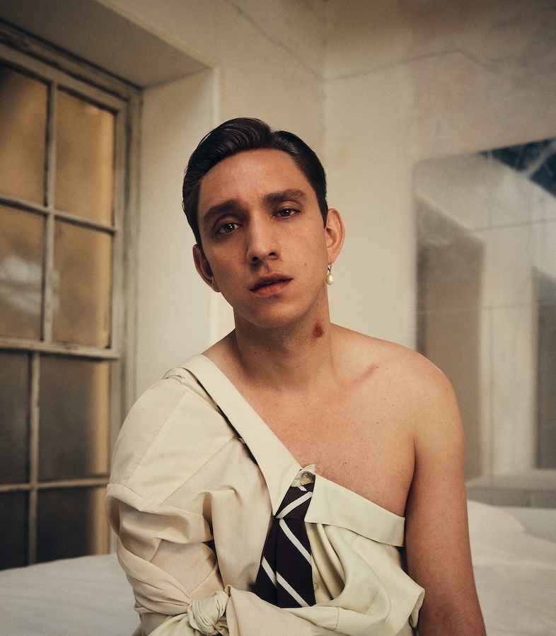 Oliver Sim The xx Hideous 3