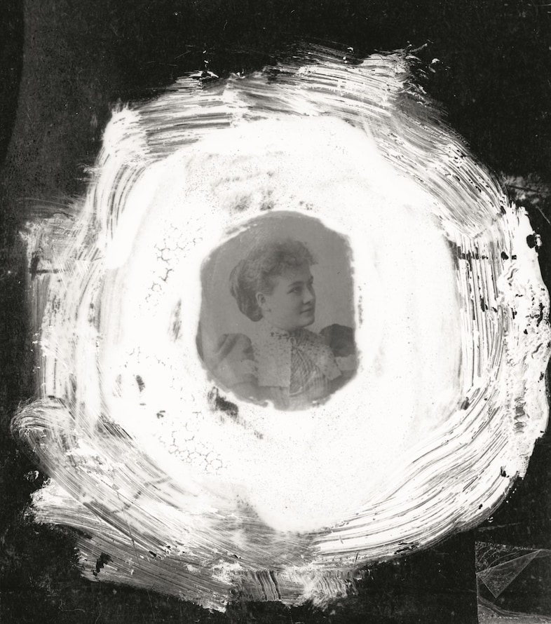 leen Agar , Black and white glass lantern (c. 1930–60)