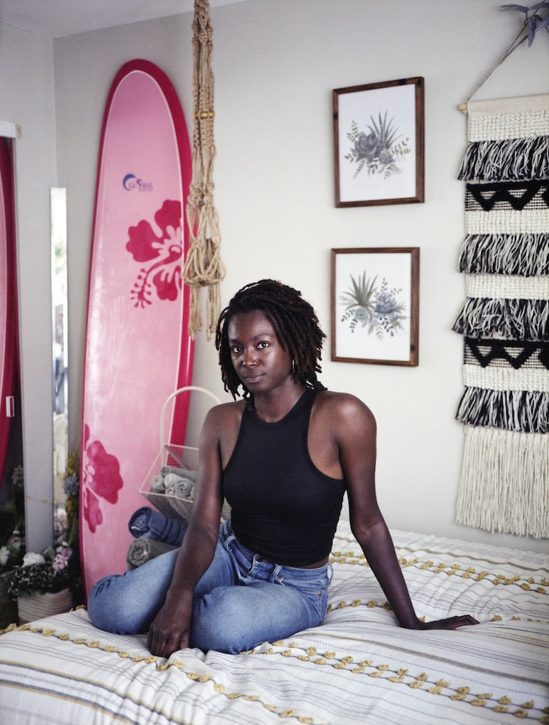 Gabriella Angotti-Jones, I Just Wanna Surf (2022) 4