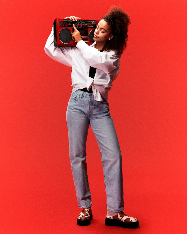 Levi&#39;s Jeans and a Nice Top Flipbook 6