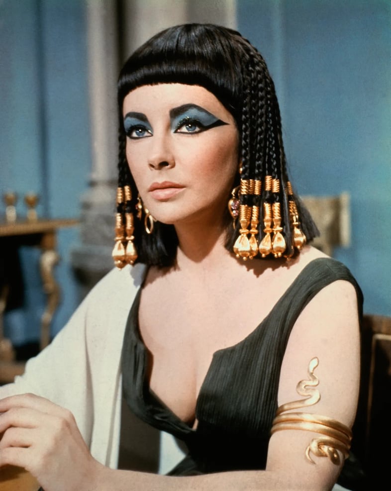 cleopatra blue eyeshadow 12
