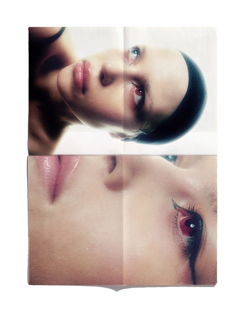 Mélie Hirtz dazed beauty Rubik's cube 3