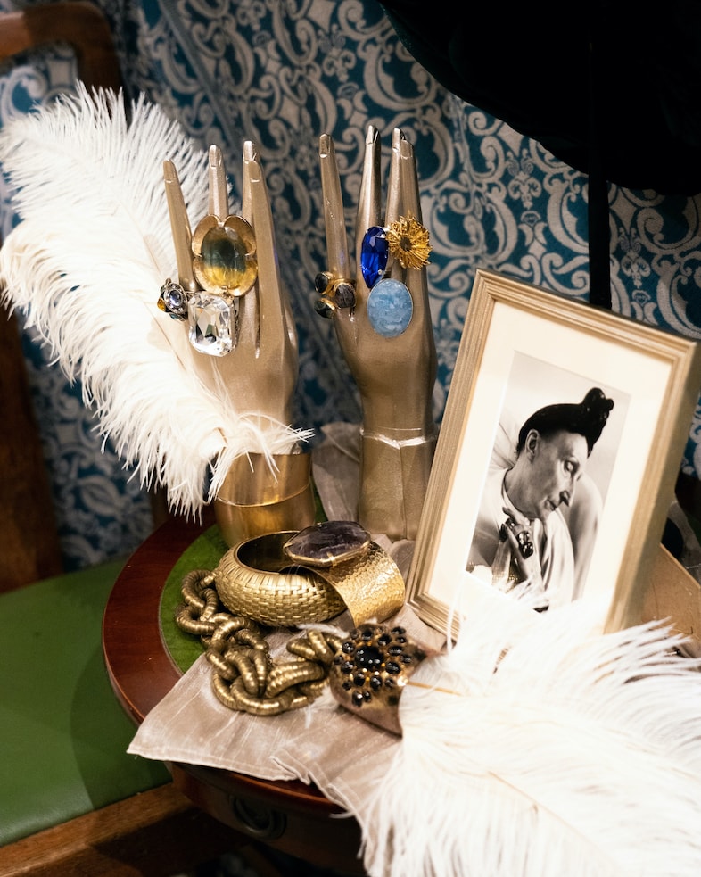 Poets in Vogue Exhibition Installation. Dame Edith 17