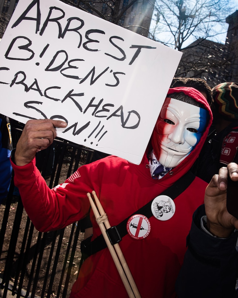 Photos from Trump’s courtroom arrest 4