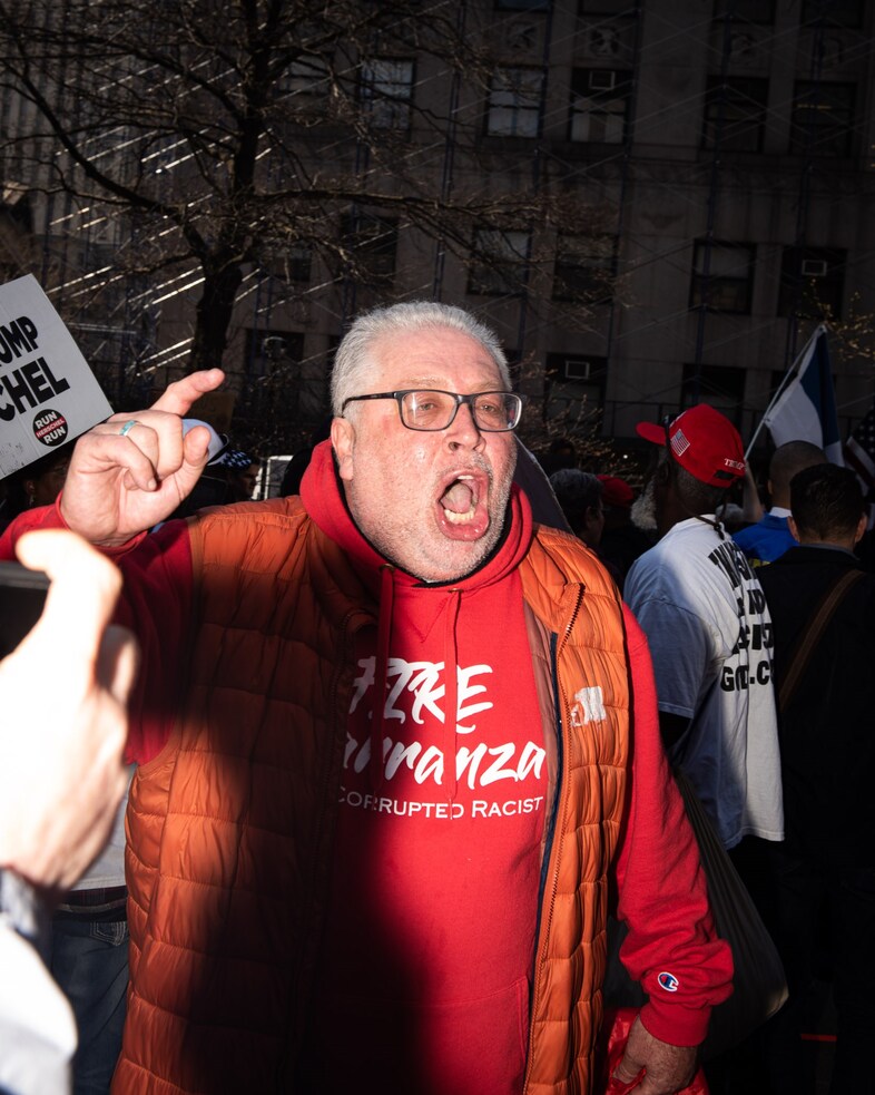 Photos from Trump’s courtroom arrest 8