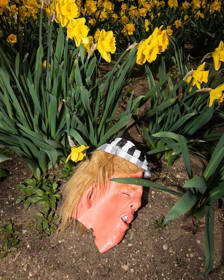 Photos from Trump’s courtroom arrest 21