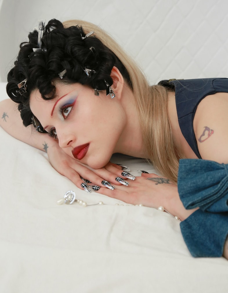 Gabbriette pays tribute to Vivienne Westwood 16