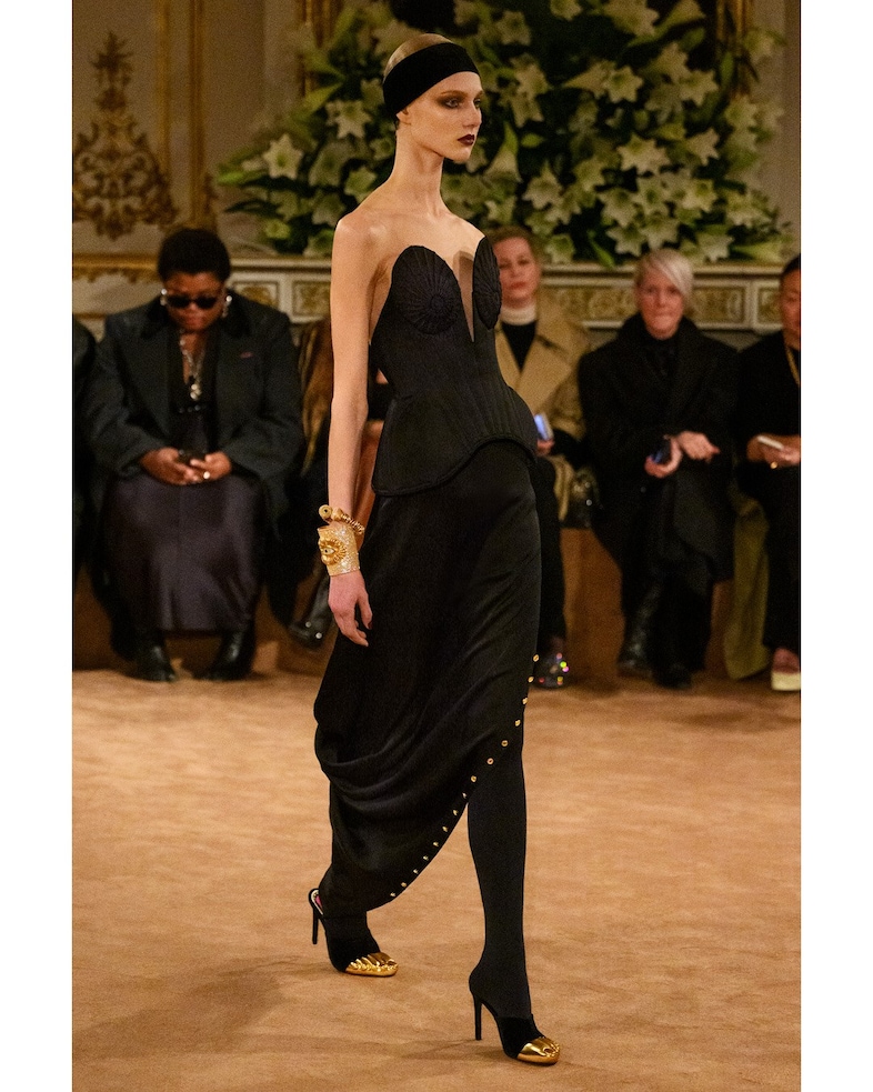 Cultural history of the black stretchy headband 27