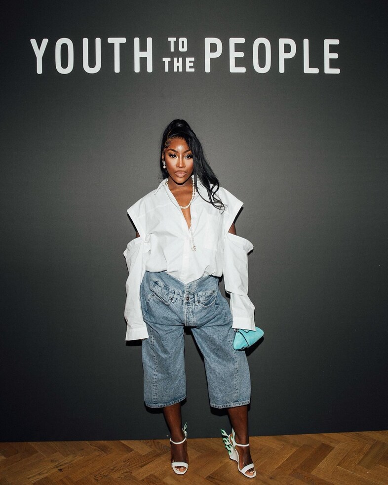 Bree Runway dazed youth to the people party