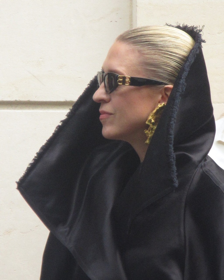 AW23 Haute Couture street style by Jamie-Maree Shipton 3