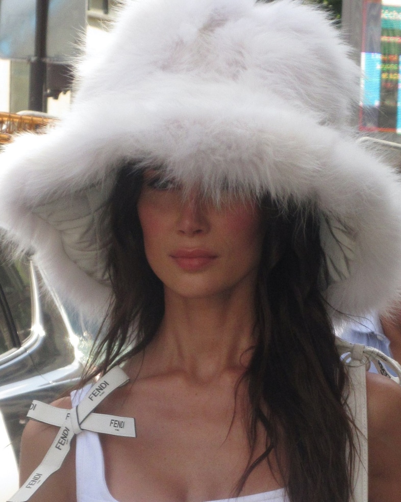 AW23 Haute Couture street style by Jamie-Maree Shipton 26