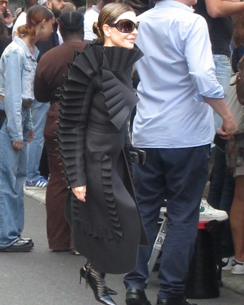 AW23 Haute Couture street style by Jamie-Maree Shipton 29