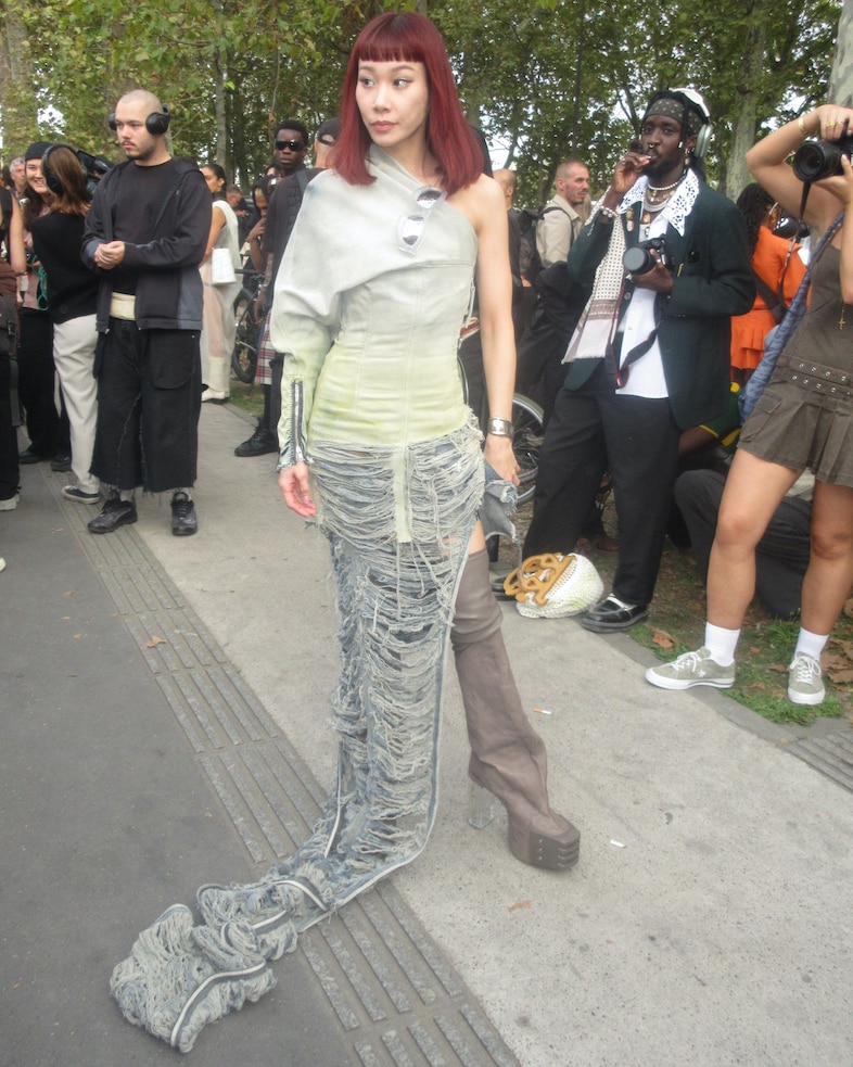 SS24 PFW Street Style: Jamie Maree Shipton 8