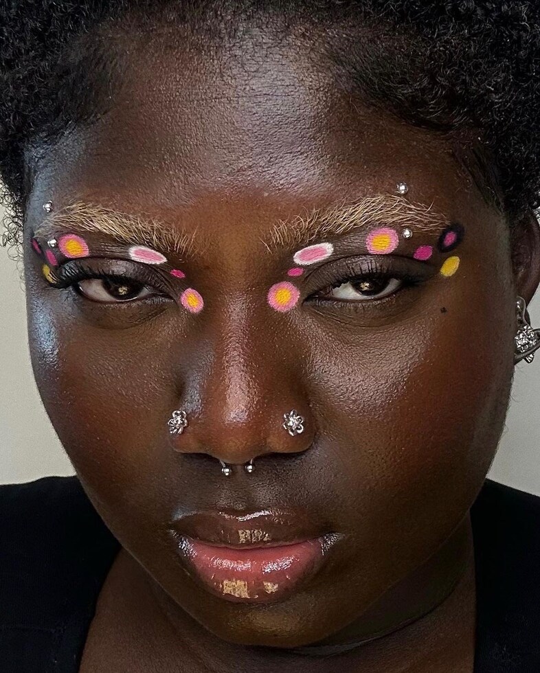 Pradaolic Myla beauty looks 6