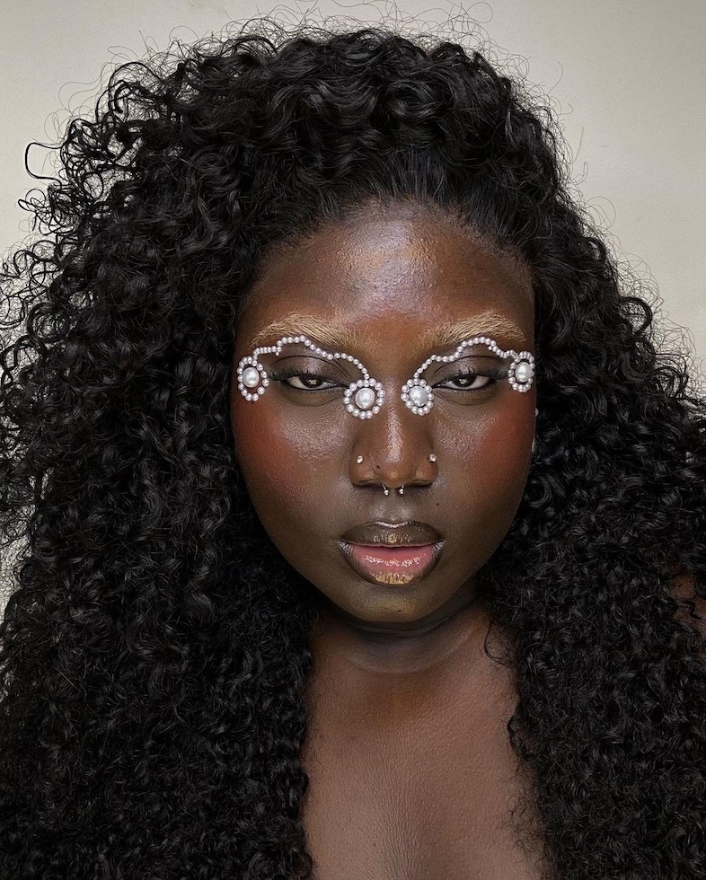 Pradaolic Myla beauty looks 5