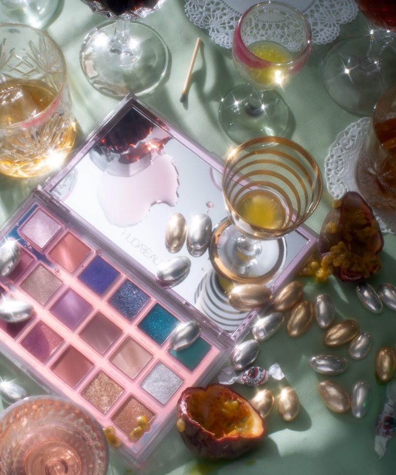 Glamorous 80s feast DeadHungry 2019 gift guide christmas 0