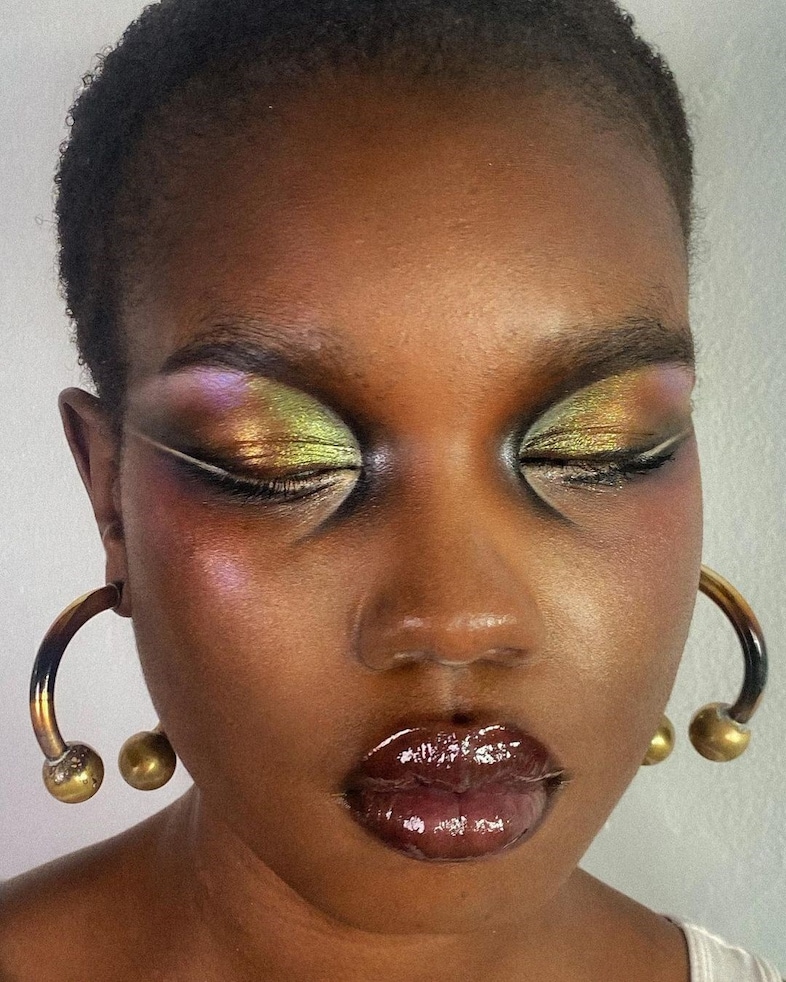 Julian Stoller make-up 0
