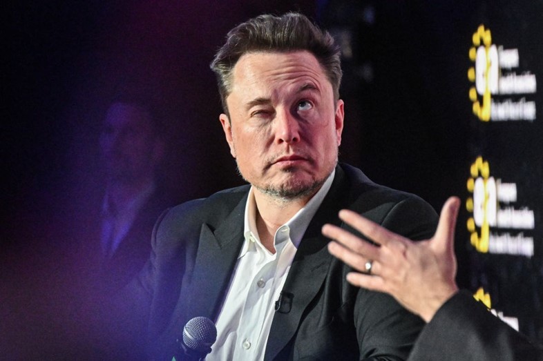 Elon Musks Neuralink Implants Its First Ever Human Brain Chip Dazed