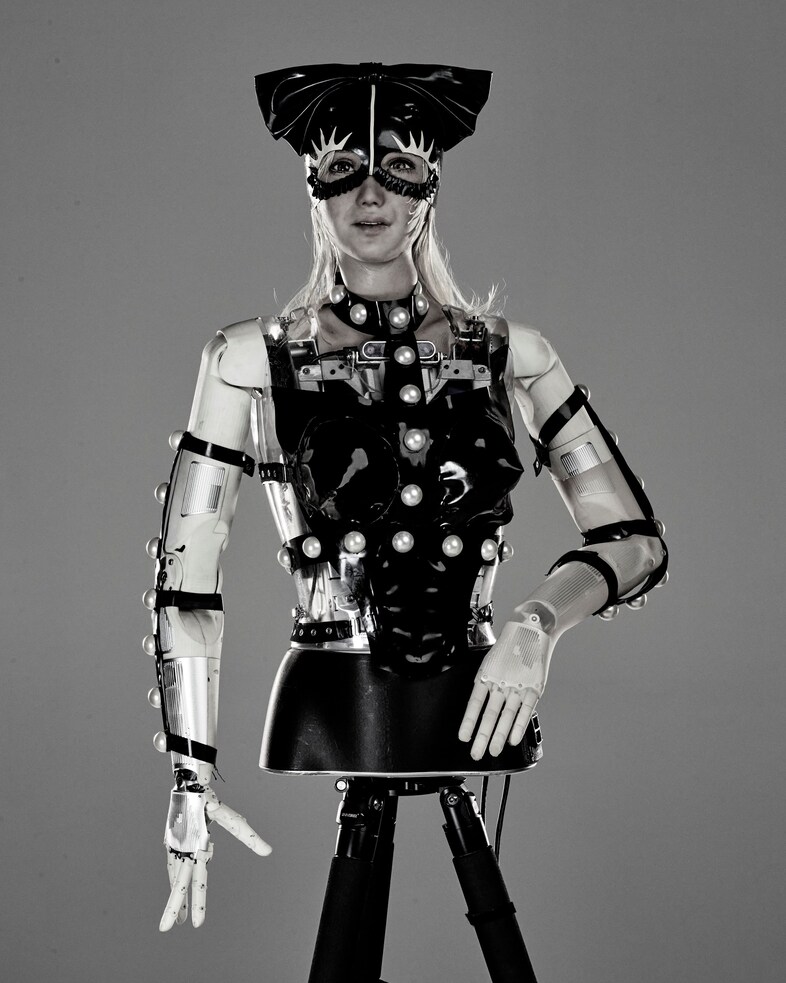 Desdemona wears Elena Velez 6