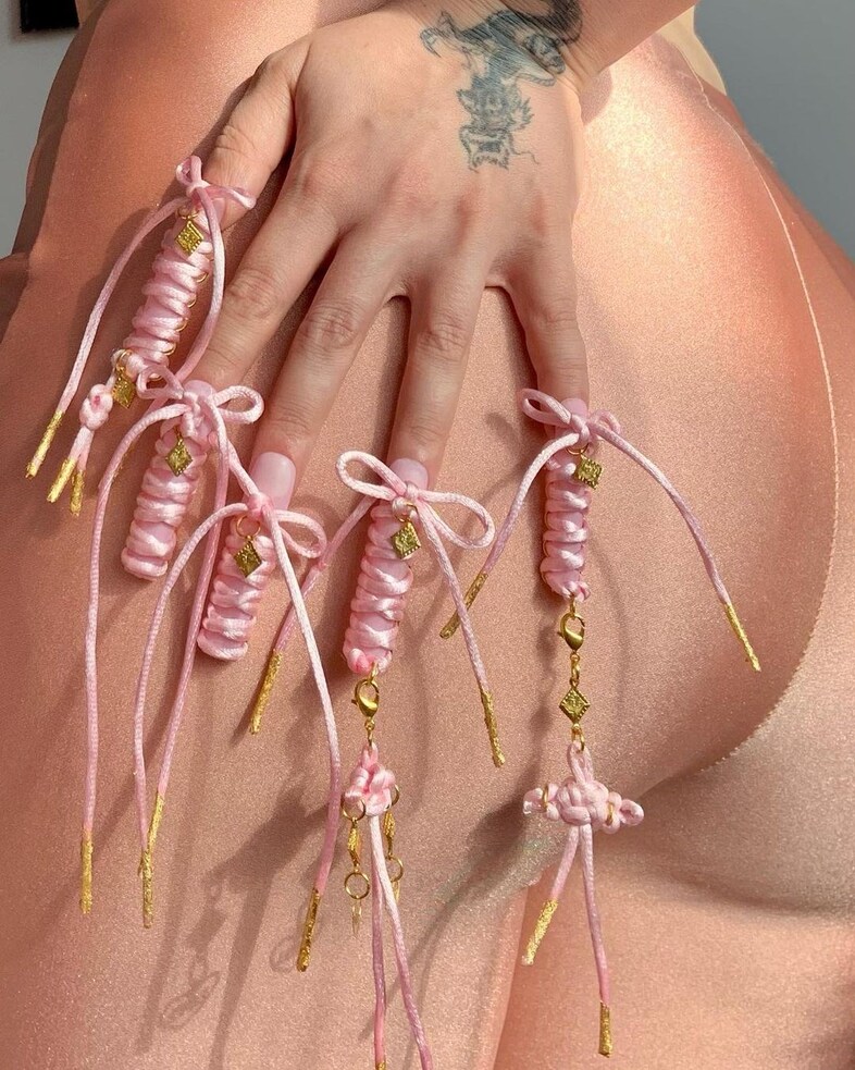Hot Nails 5 16
