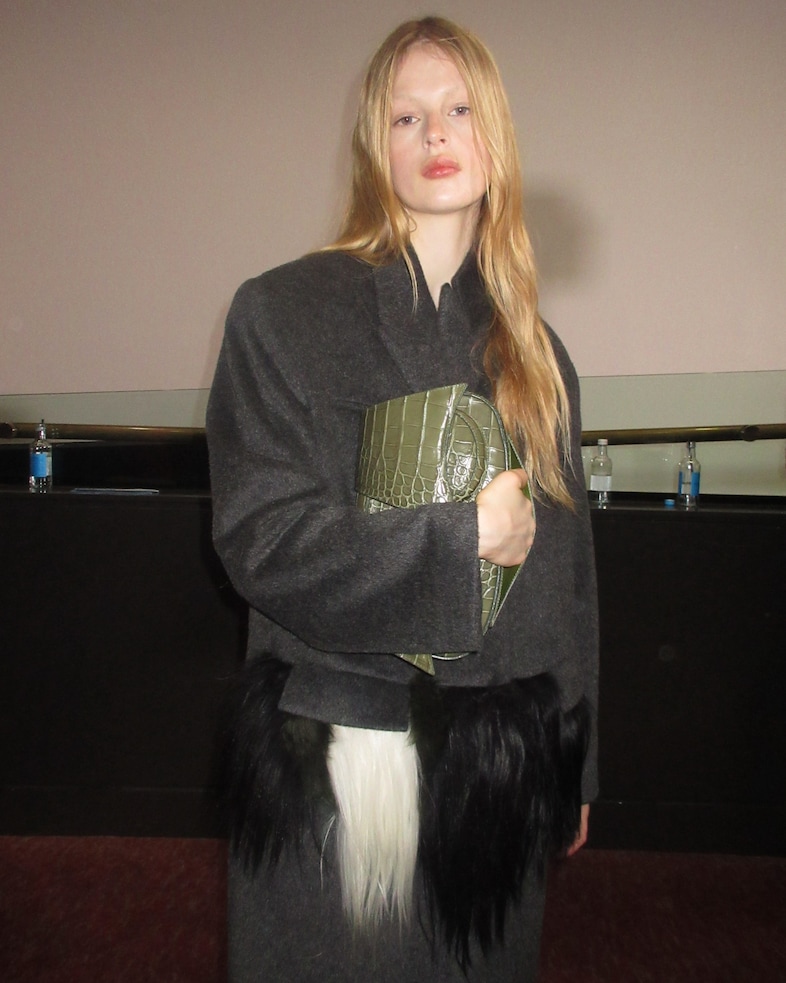 16Arlington AW24 30
