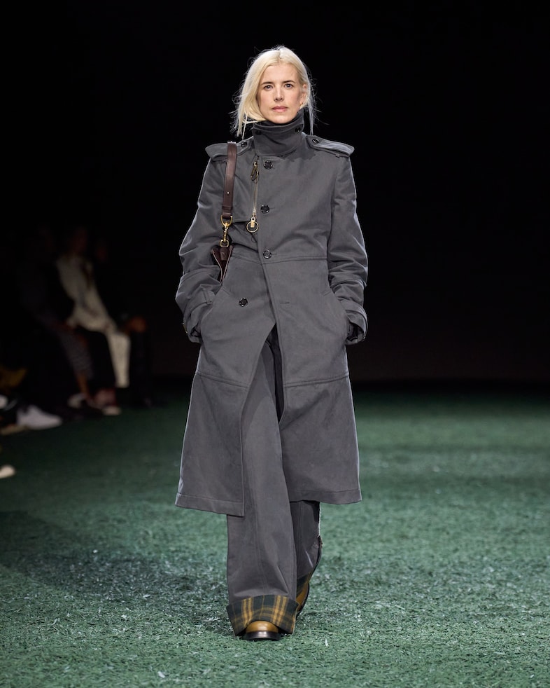 Burberry Winter 2024 Show - Look 1 0