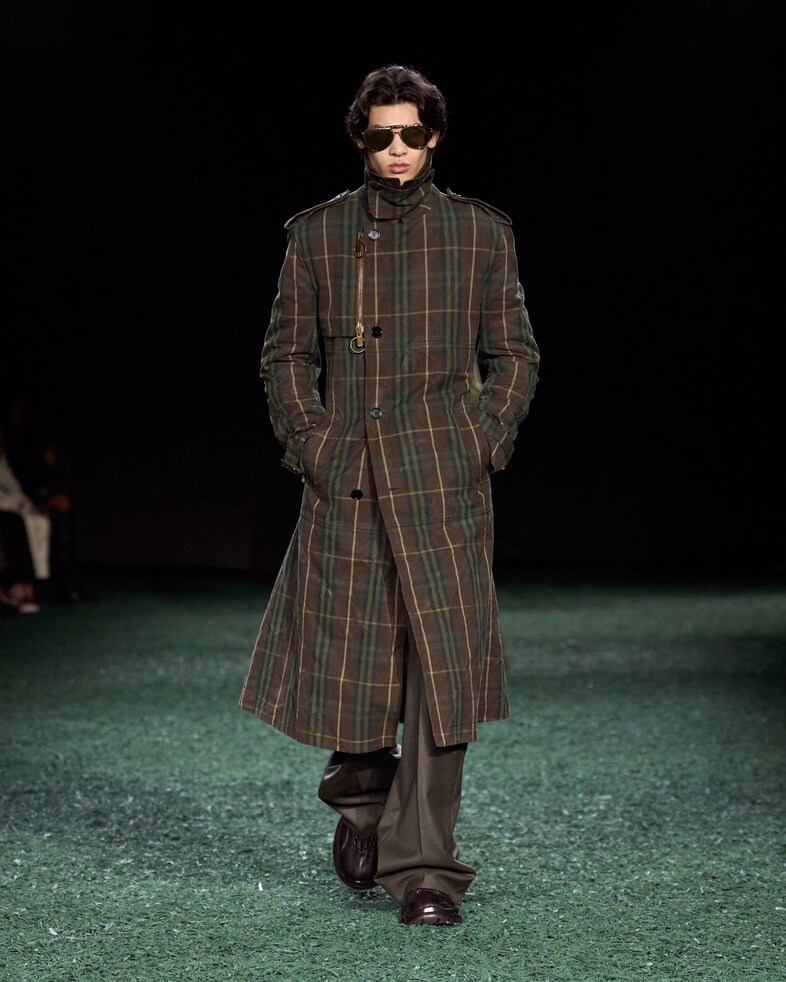 Burberry Winter 2024 Show - Look 2 1