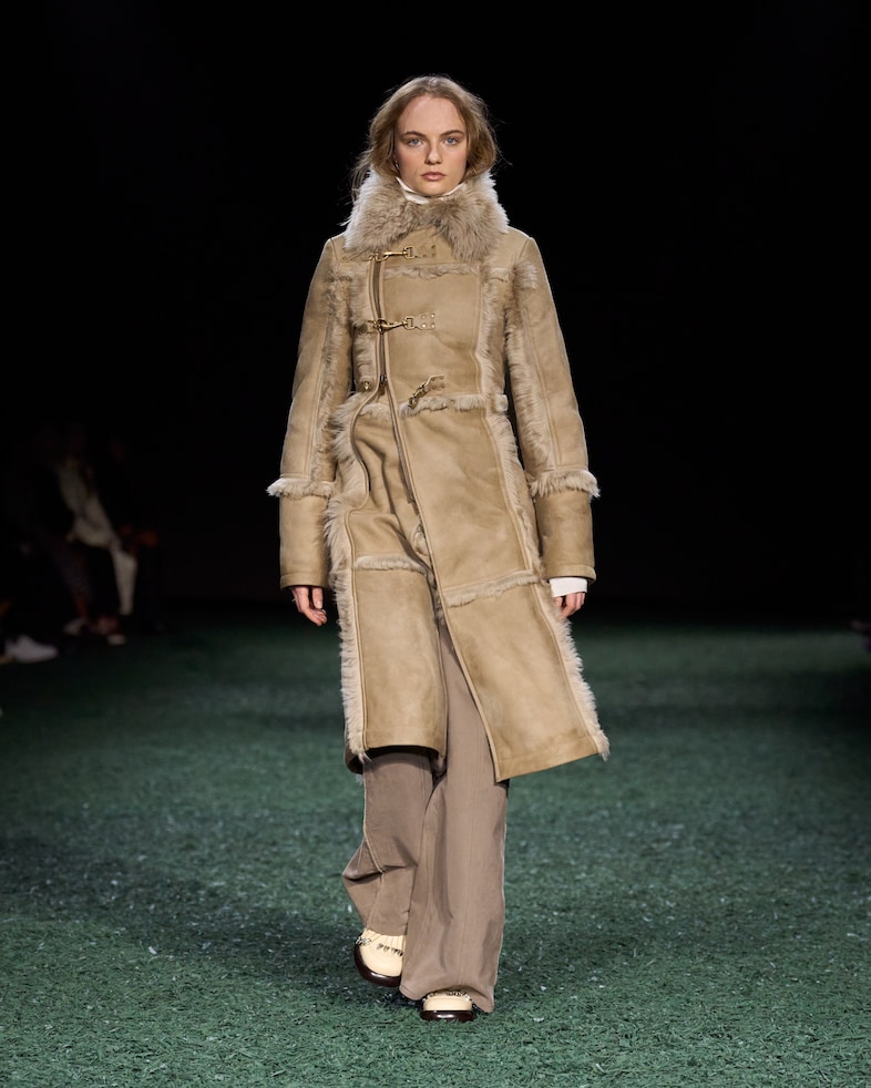 Burberry Winter 2024 Show - Look 10 9