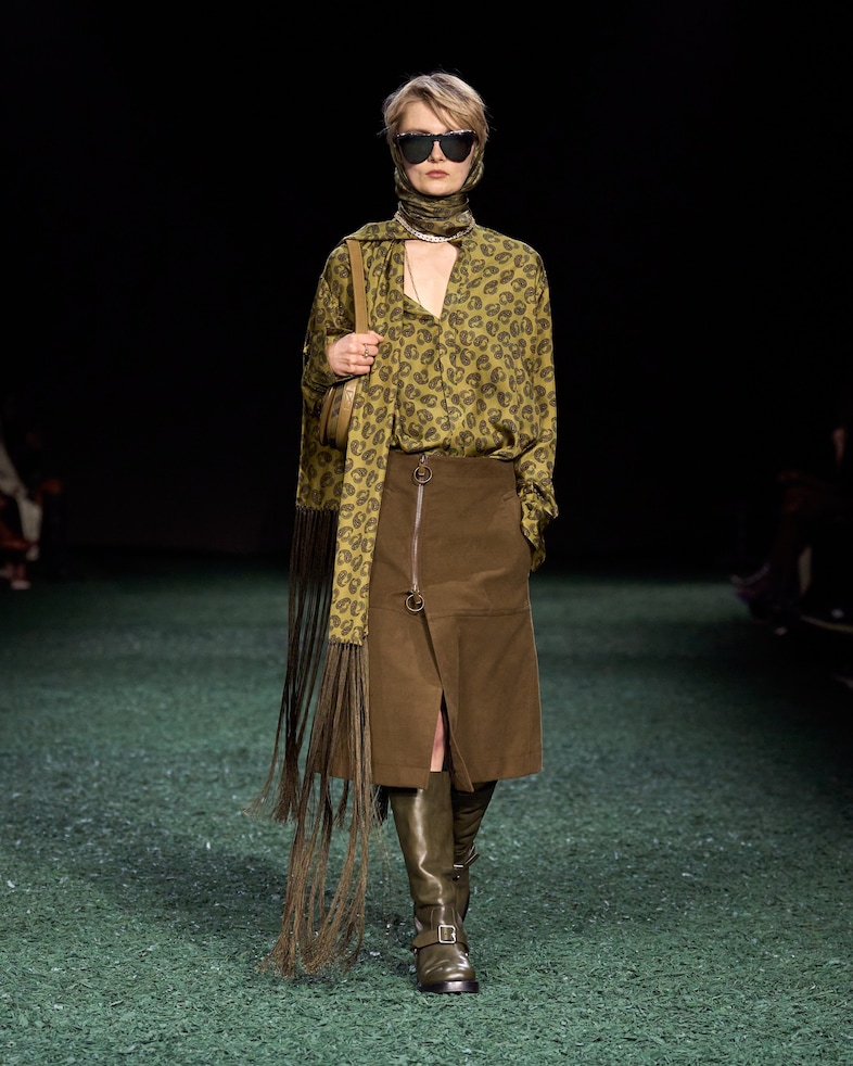 Burberry Winter 2024 Show - Look 18 17