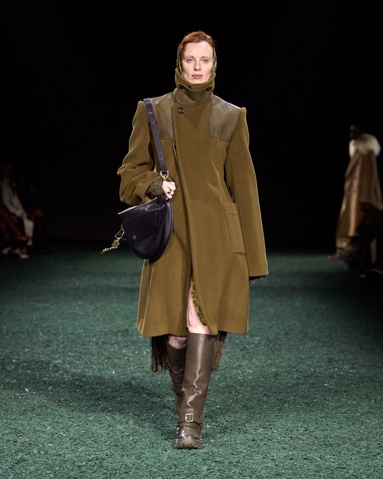 Burberry Winter 2024 Show - Look 20 19