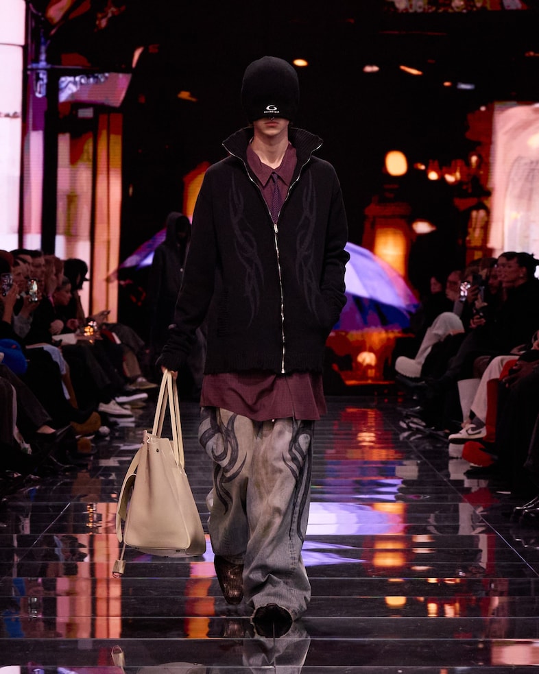 Balenciaga AW24 38