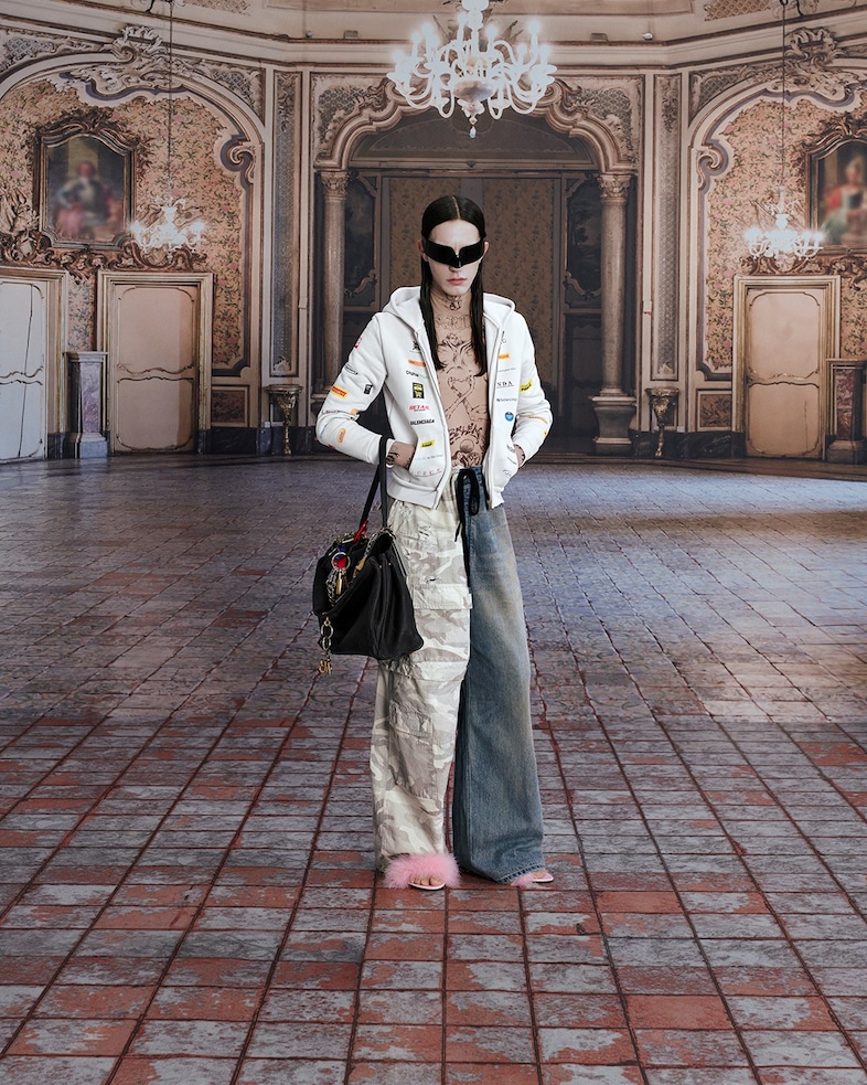 BALENCIAGA SUMMER 24 CAMPAIGN IMAGE 1